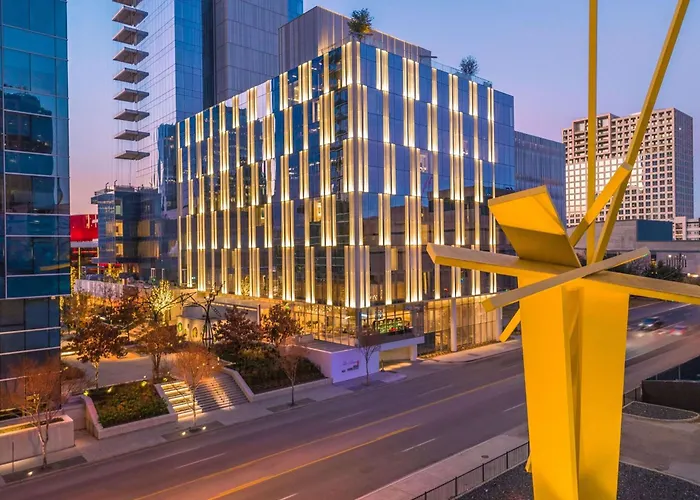 Hall Arts Hotel Dallas, Curio Collection By Hilton